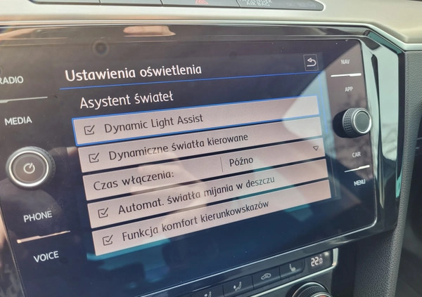 Volkswagen Passat cena 92900 przebieg: 133550, rok produkcji 2018 z Grudziądz małe 667